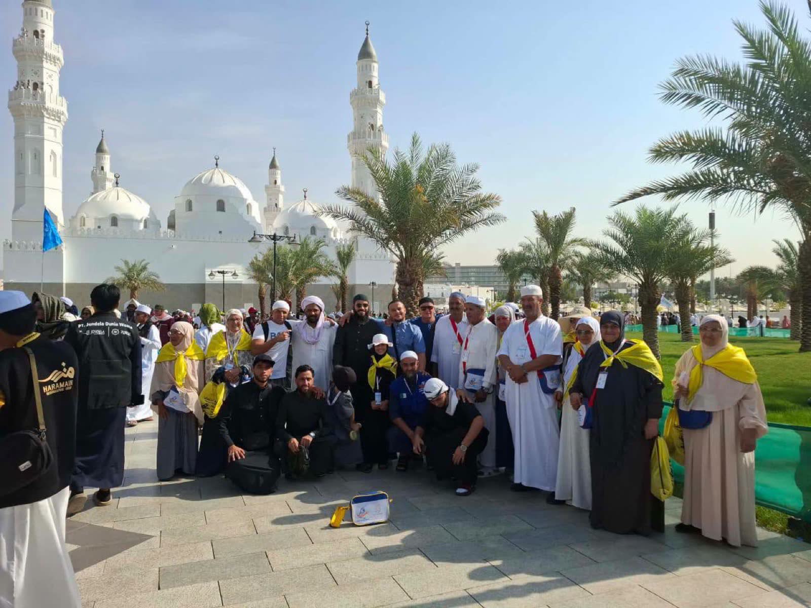 فوج الوكالة أمام مسجد قباء